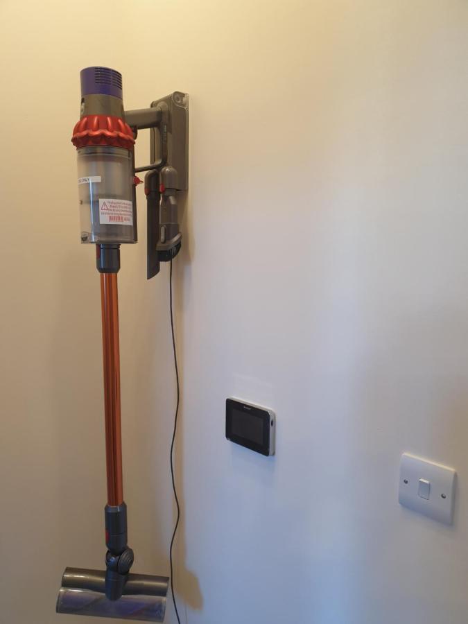 London Luxury Spacious 2 Bedroom Apartment 4 Mins From Ilford Stn. Free Parking מראה חיצוני תמונה