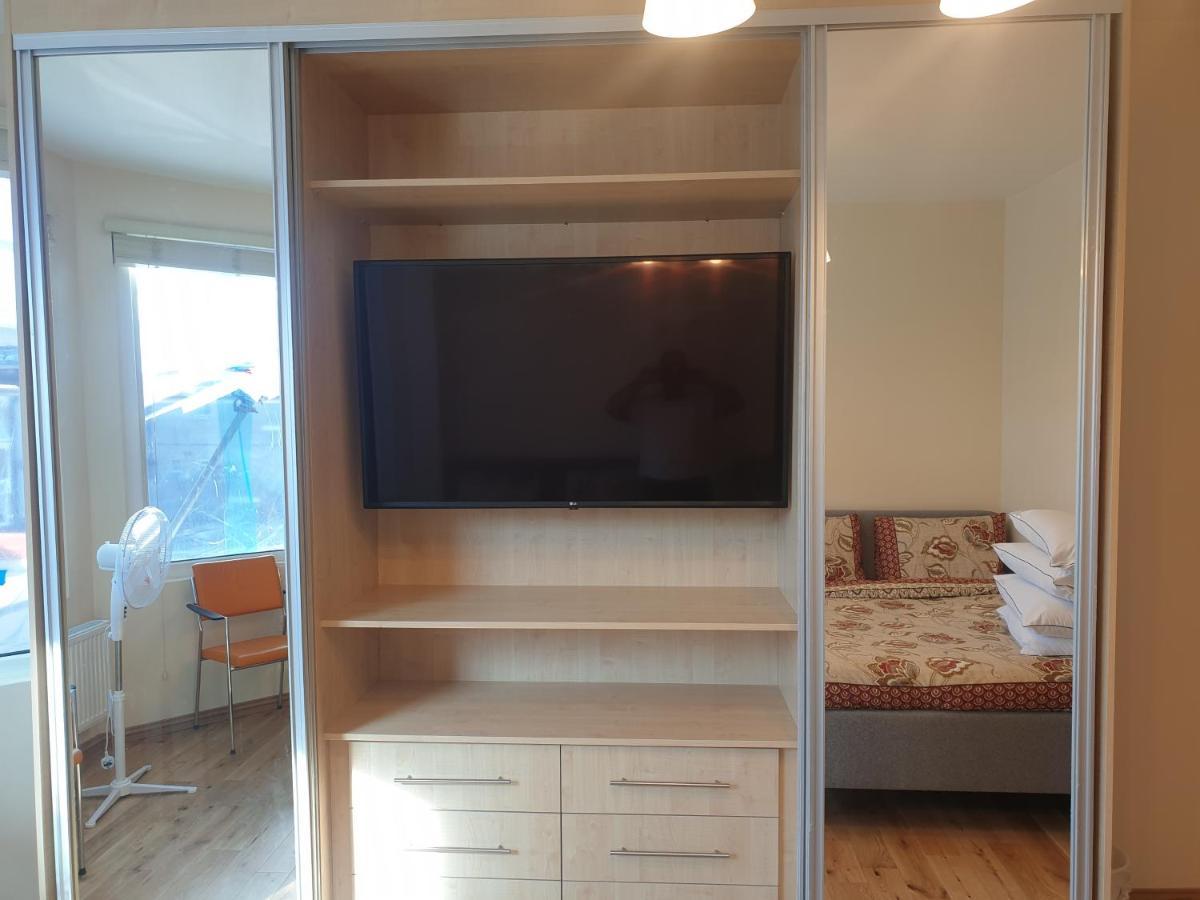 London Luxury Spacious 2 Bedroom Apartment 4 Mins From Ilford Stn. Free Parking מראה חיצוני תמונה