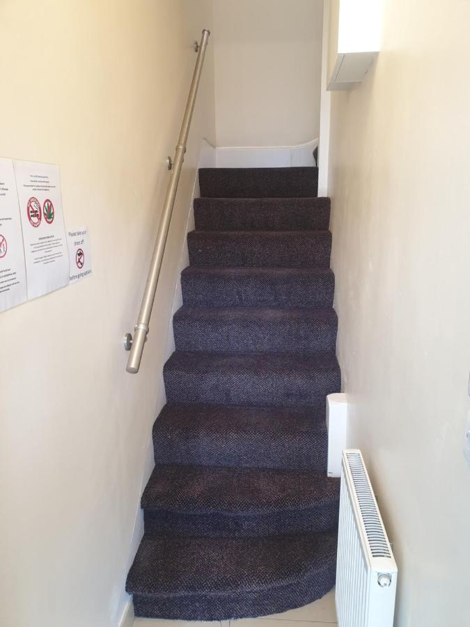 London Luxury Spacious 2 Bedroom Apartment 4 Mins From Ilford Stn. Free Parking מראה חיצוני תמונה